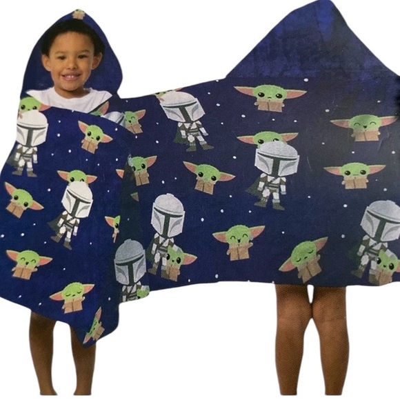 Disney Star Wars Hooded Throw Blanket Baby Yoda NEW - Picture 1 of 5